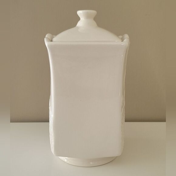 Laura Secord Ceramic Canister With Lid Silcone Ring #1138 - Picture 5 of 13